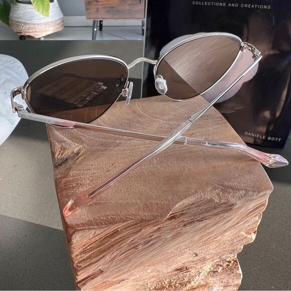 Sunglasses Florence By Mills Silver Frame Brown Lens Cat-Eye Style - Picture 3 of 7